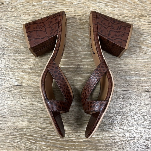 Free People Charlie V Brown Croc-Embossed Leather Block Heel Sandals size 39 - Picture 6 of 11